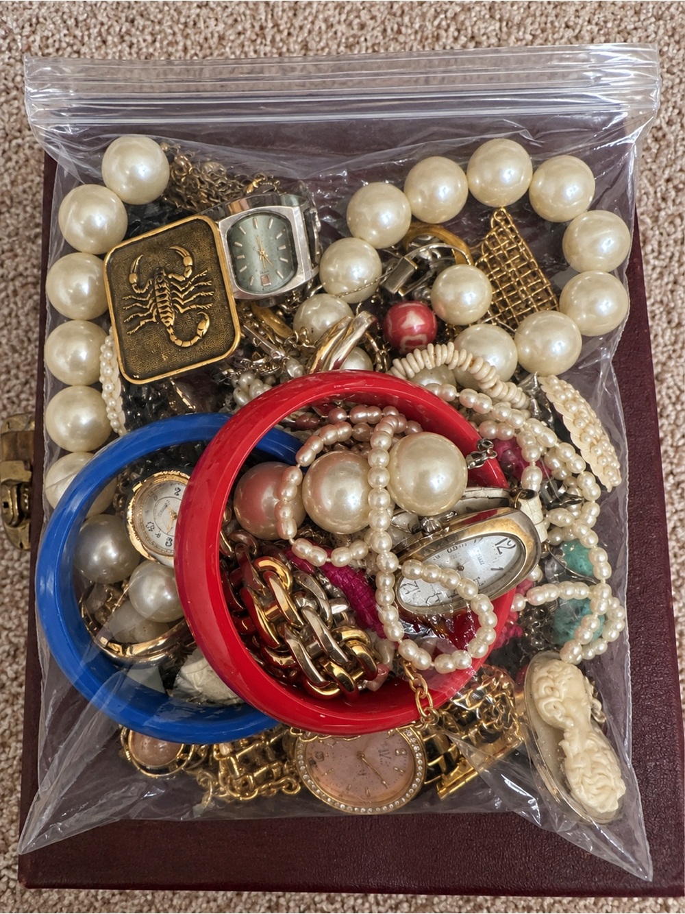 1 lb bag of costume jewelry
